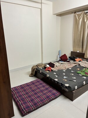 Room in 3 BHK Apartment at Keerthi Splendour, Thubarahalli – for Rent