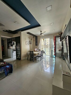 2 BHK Apartment For Rent in Sheth Vasant Lawns, Laxmi Nagar