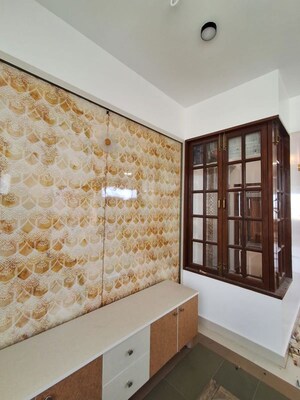 Room in 3 BHK Apartment at Sanjay Nagar – for Rent