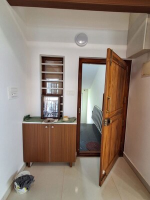 Furnished Amenities in 3 BHK Apartment at Sanjay Nagar – for Rent