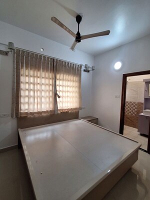 Room in 3 BHK Apartment at Sanjay Nagar – for Rent