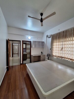 Room in 3 BHK Apartment at Sanjay Nagar – for Rent