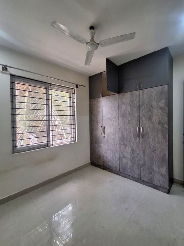 Room, hmt layout 3 Bedroom 1500 Sq.Ft. Apartment In Hmt Layout Bangalore 10747197