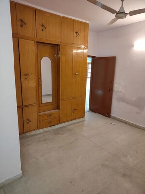 Room in 3.5 BHK Apartment at Paarth Apartments, Sector 55 – for Sale
