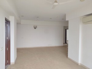 Room in 3.5 BHK Apartment at Paarth Apartments, Sector 55 – for Sale