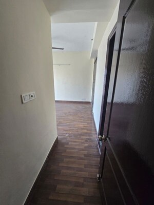 Room in 3 BHK Apartment at Paras Tierea, Sector 137 – for Rent