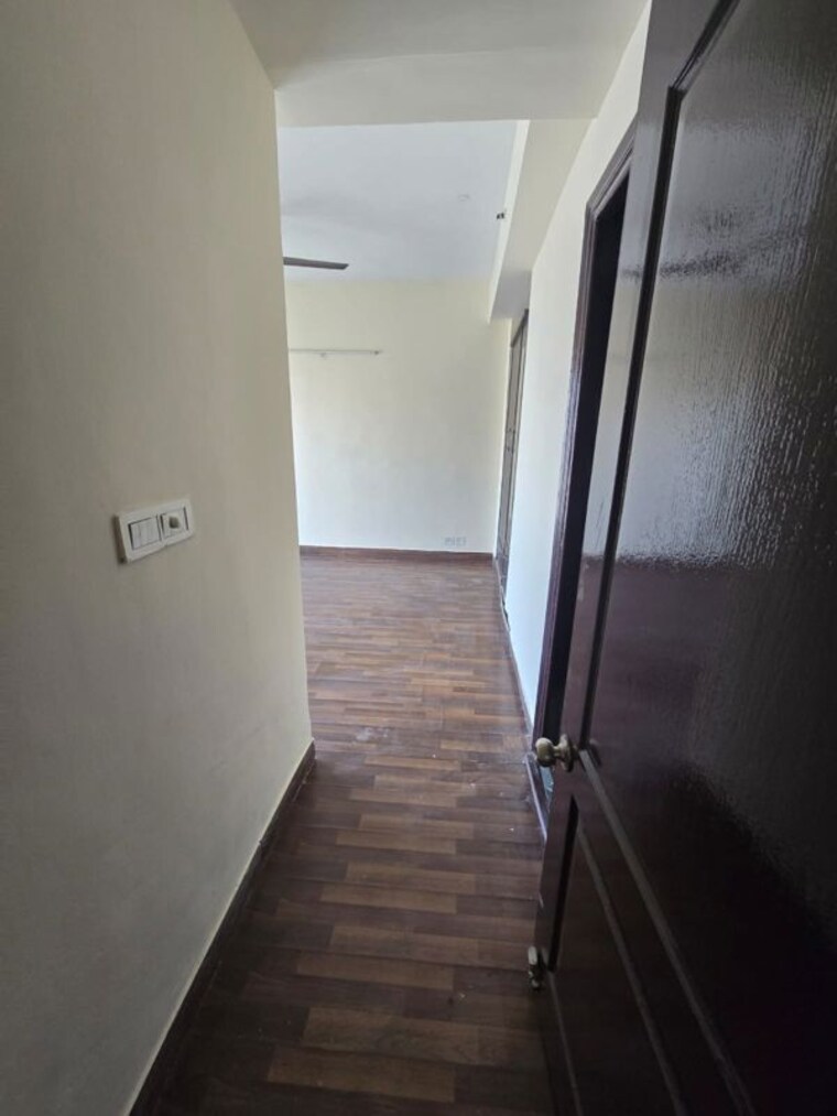 Room, paras-tierea 3 Bedroom 1285 Sq.Ft. Apartment In Sector 137 Noida 10747252