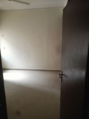 Room in 4 BHK Apartment at AWHO Shanti Vihar, Sector 95 – for Rent