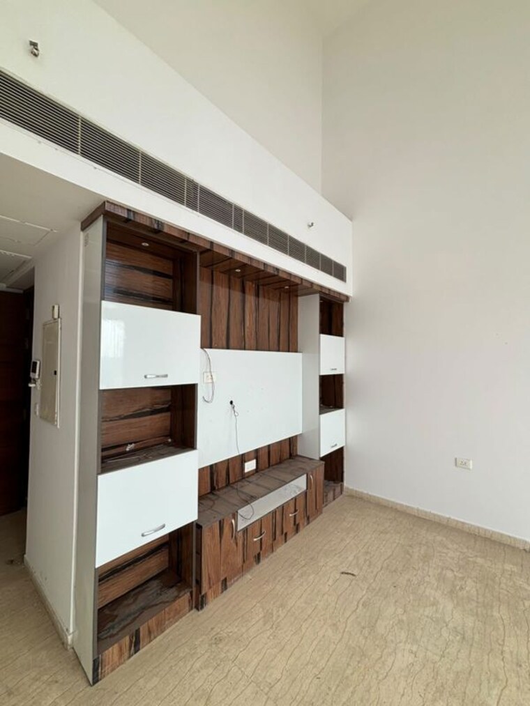 Kitchen, mahagun-mezzaria 4 Bedroom 3525 Sq.Ft. Apartment In Sector 78 Noida 10741949
