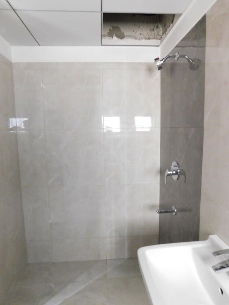 Bathroom, rajapushpa-imperia 3 Bedroom 1720 Sq.Ft. Apartment In Tellapur Hyderabad 10747320