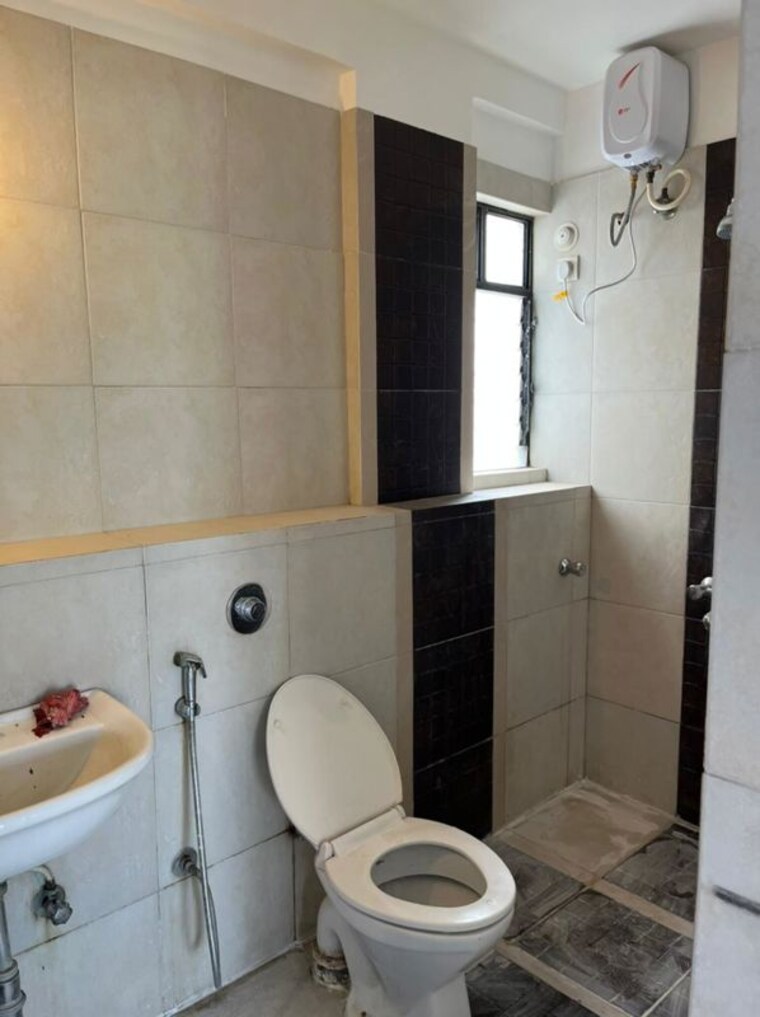 Bathroom, malkani-buena-vista 2 Bedroom 1060 Sq.Ft. Apartment In Viman Nagar Pune 10747355
