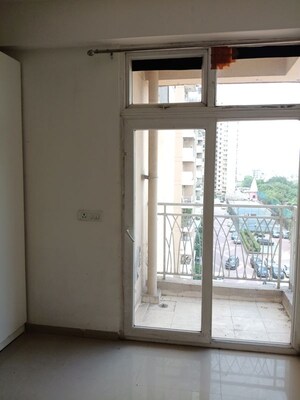 Room in 3 BHK Apartment at Mahagun My Woods, Sector 16c Greater Noida – for Rent