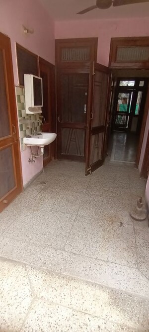 Furnished Amenities in 2 BHK Independent House at Sector 16 – for Rent