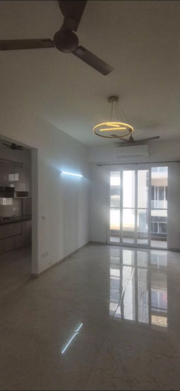 Room, smart-world-orchard 2.5 Bedroom 1186 Sq.Ft. Builder Floor In Sector 61 Gurgaon 10747367