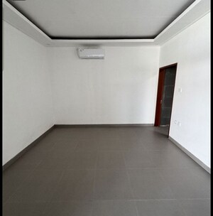Room in 3 BHK Apartment at Piramal Vaikunth, Balkum Pada – for Sale
