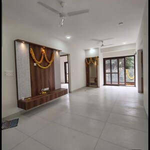 Room in 3 BHK Apartment at Piramal Vaikunth, Balkum Pada – for Sale