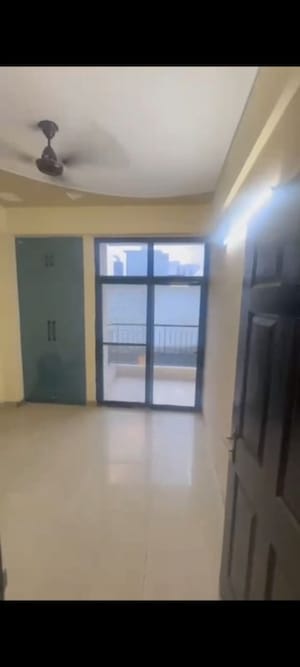 Room in 3 BHK Apartment at Ajnara Integrity, Raj Nagar Extension – for Rent