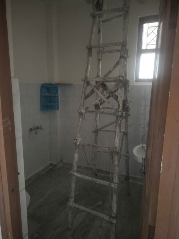 Bathroom, maidan garhi 1 Bedroom 500 Sq.Ft. Builder Floor In Maidan Garhi Delhi 10747390