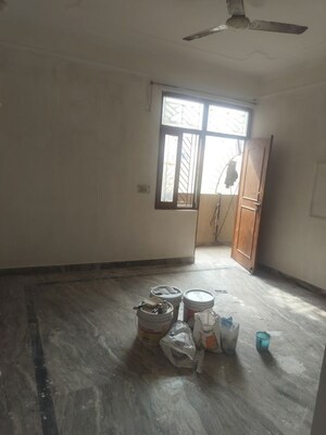 Room in 1 BHK Builder Floor at Maidan Garhi – for Rent