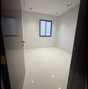 Room in 3 BHK Apartment at Piramal Vaikunth, Balkum Pada – for Sale