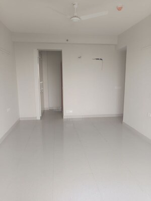 Room in 3 BHK Apartment at Tata Eureka Park, Sector 150 – for Rent