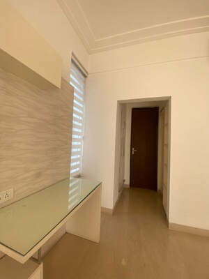 Room in 2 BHK Apartment at Signature Global Andour Height, Sector 71 – for Rent