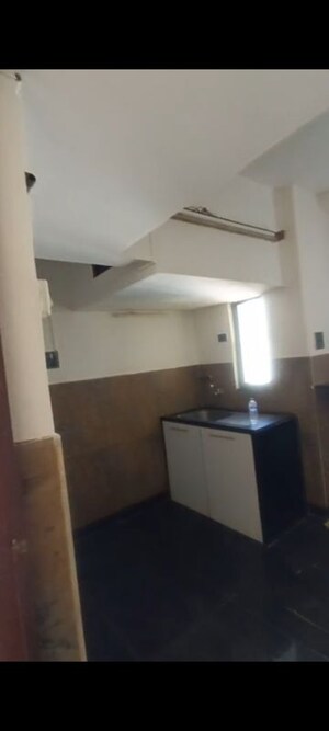 Team Area in 2 BHK Apartment at Panchavati Versova, Versova – for Rent