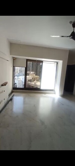 Room in 2 BHK Apartment at Panchavati Versova, Versova – for Rent