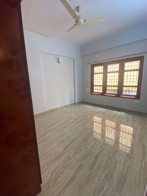 Room in 3 BHK Apartment at Geetanjili Indira, Indiranagar – for Rent