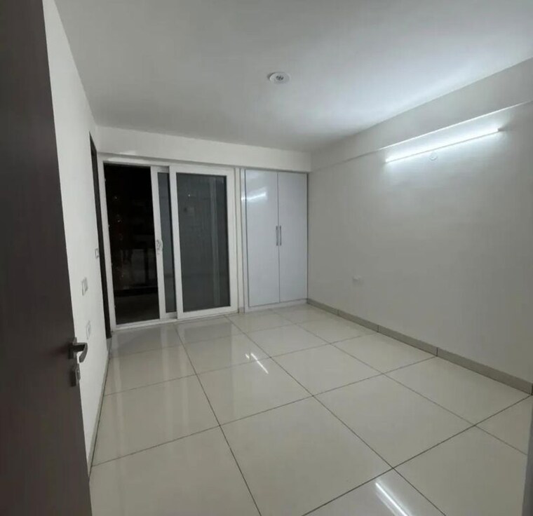 Room, hermitage-centralis 3 Bedroom 1450 Sq.Ft. Apartment In Vip Road Zirakpur 10747514