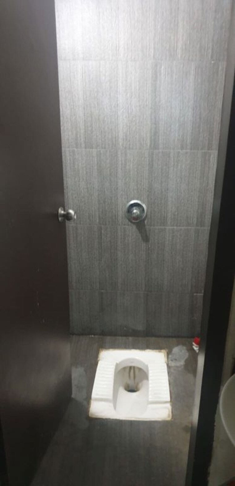 Bathroom, mantra-essence 1 Bedroom 320 Sq.Ft. Apartment In Undri Pune 10747536