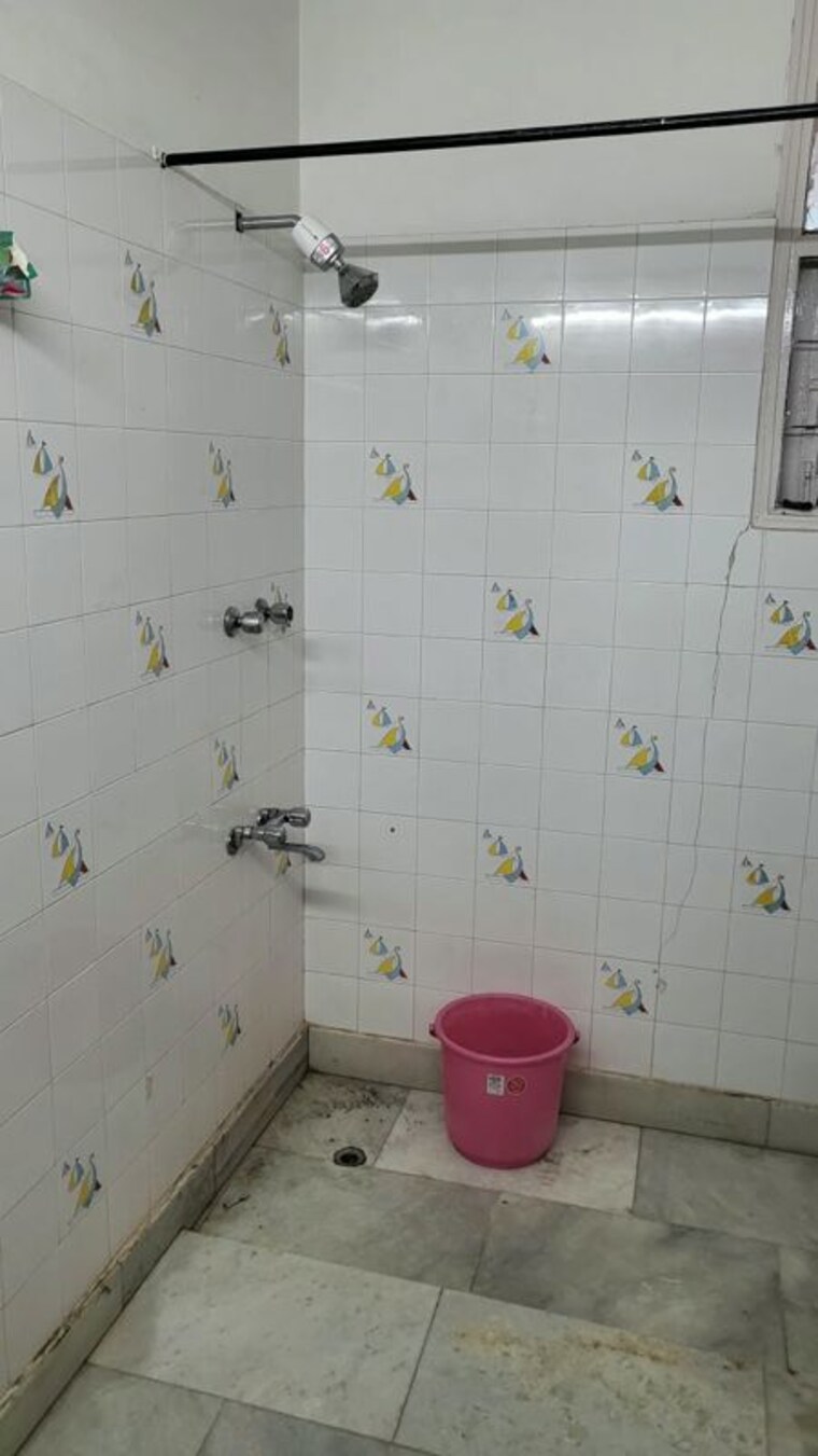 Bathroom, greater kailash i 2 Bedroom 1400 Sq.Ft. Builder Floor In Greater Kailash I Delhi 10747546