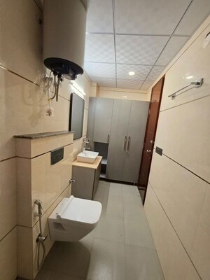 Team Area in 1 BHK Independent House at Sector 43 – for Rent