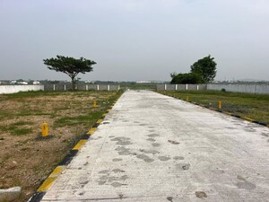 Swimming Pool in  Plot at Guduvanchery – for Sale