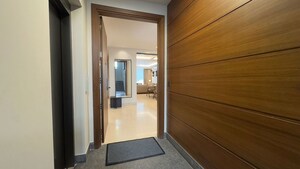 Room in 3 BHK Apartment at Green Park Extension – for Rent