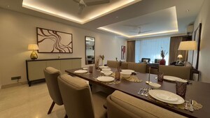 Team Area in 3 BHK Apartment at Green Park Extension – for Rent