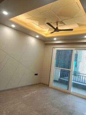 Room in 3 BHK Builder Floor at DLF City Phase IV, Dlf Phase iv – for Rent