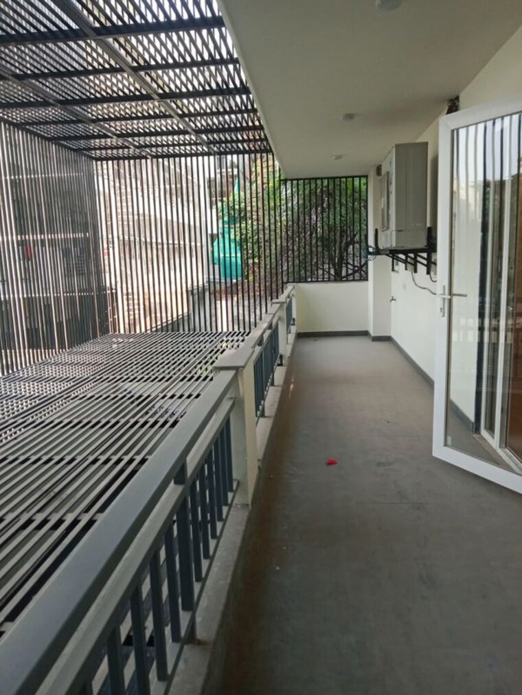 Balcony, dlf-city-phase-iv 3 Bedroom 360 Sq.Yd. Builder Floor In Dlf Phase iv Gurgaon 10747473