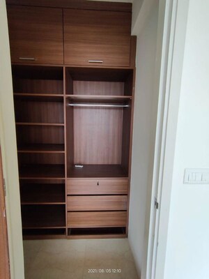 Room in 3 BHK Apartment at L&T Crescent Bay T2, Parel – for Rent