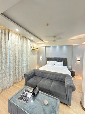 2 BHK Apartment For Rent in Experion Capital, Gomti Nagar