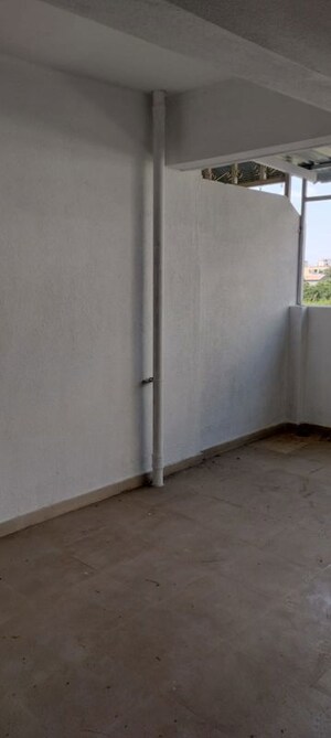 Room in 3 BHK Apartment at Mantra Essence, Undri – for Rent