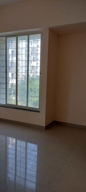 Room in 3 BHK Apartment at Mantra Essence, Undri – for Rent
