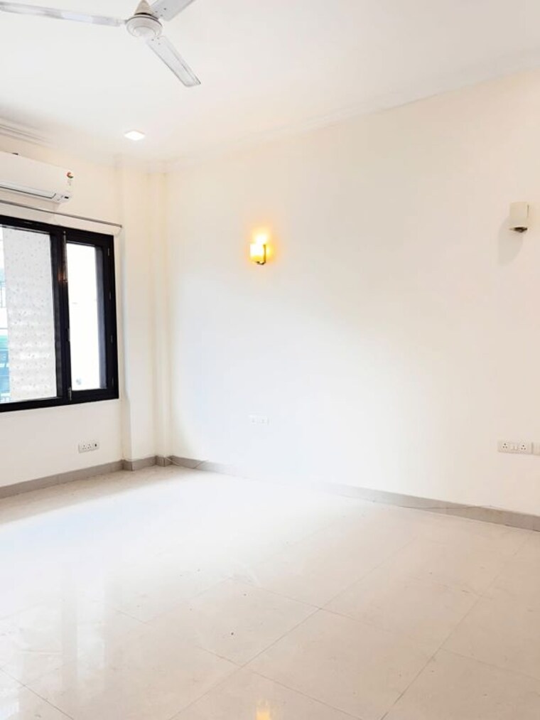 Room, sector 70 3 Bedroom 720 Sq.Ft. Apartment In Sector 70 Gurgaon 10744386