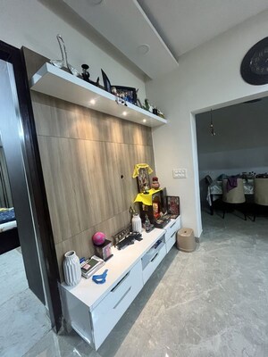 Furnished Amenities in 3 BHK Independent House at Sushant Lok I – for Rent