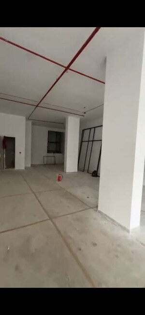  Shop For Rent in Malad West