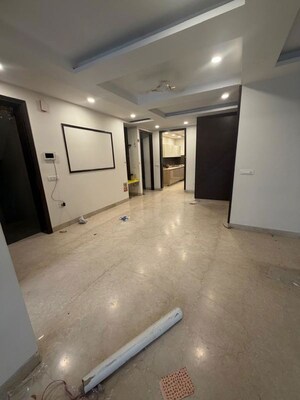 Room in 3 BHK Builder Floor at Green Wood City, Sector 45 – for Rent