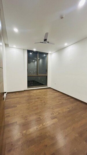 Room in 4 BHK Apartment at M3M Golf Estate, Sector 65 – for Sale