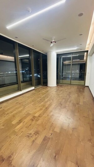 Room in 4 BHK Apartment at M3M Golf Estate, Sector 65 – for Sale