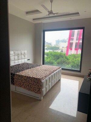 Bedroom in 3 BHK Builder Floor at Sector 23 – for Rent