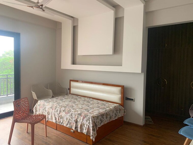 Bedroom, sector 23 3 Bedroom 2500 Sq.Ft. Builder Floor In Sector 23 Gurgaon 10747754